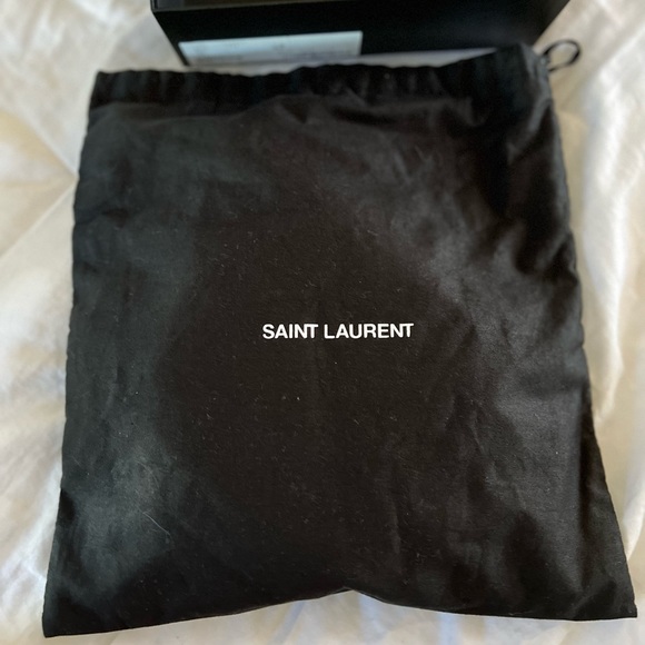 VINYLE ROUND CAMERA BAG IN CHEVRON-QUILTED GRAIN DE POUDRE EMBOSSED LEATHER - Picture 4 of 9